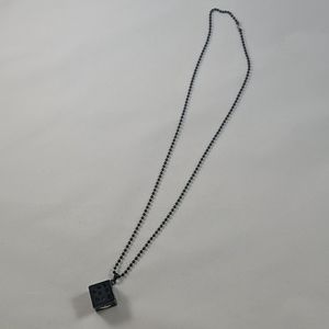 Long die necklace